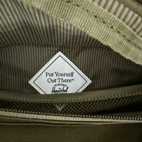 HERSCHEL  - Pop Quiz Belt Bag - Men - Green - O/S - Picture 4 of 6
